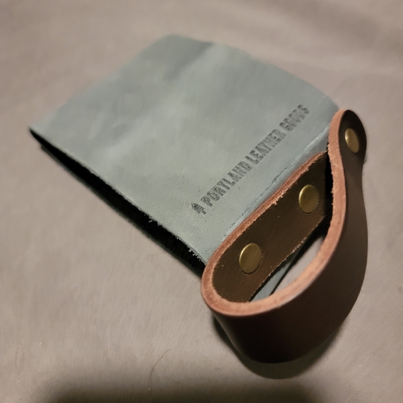 Portland Leather Gray and Brown Mug Holder - Picture 3 of 8